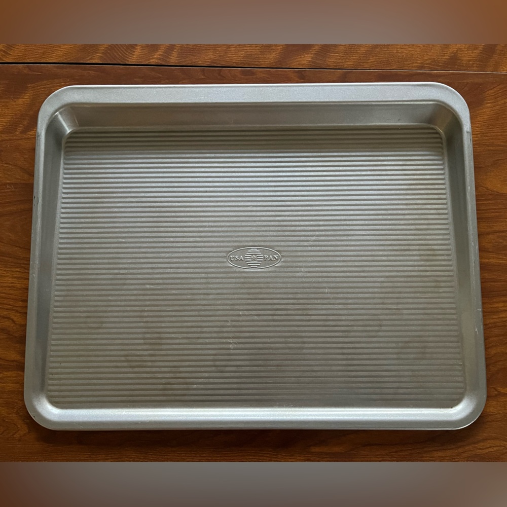 USA PAN Slanted Baking Sheet